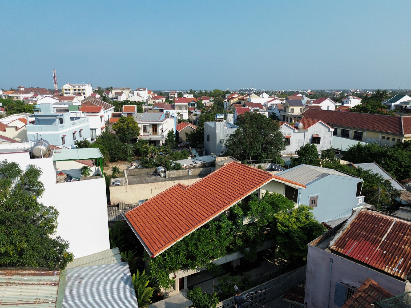 Hiện trạng khu vực làng chài và ngôi nhà.